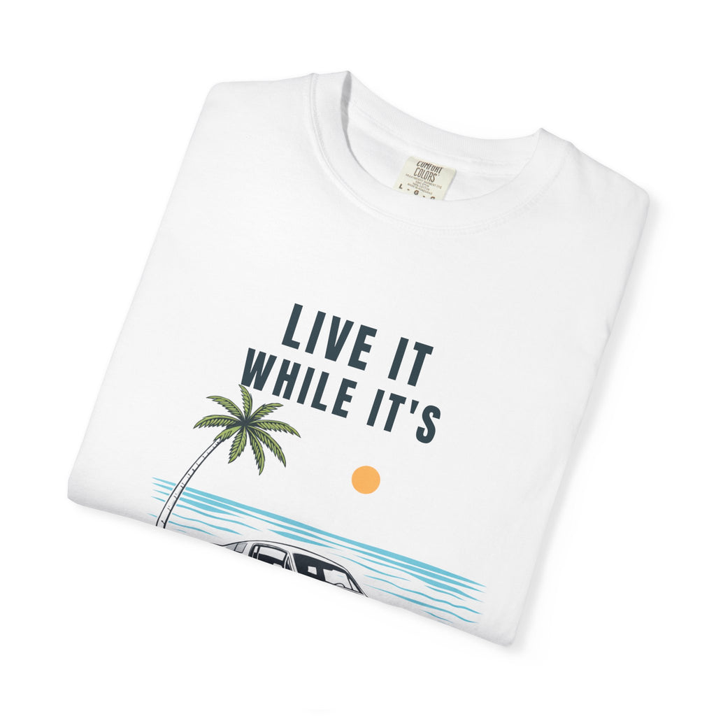Live it while its here t-shirt white folded Mare Qui Club